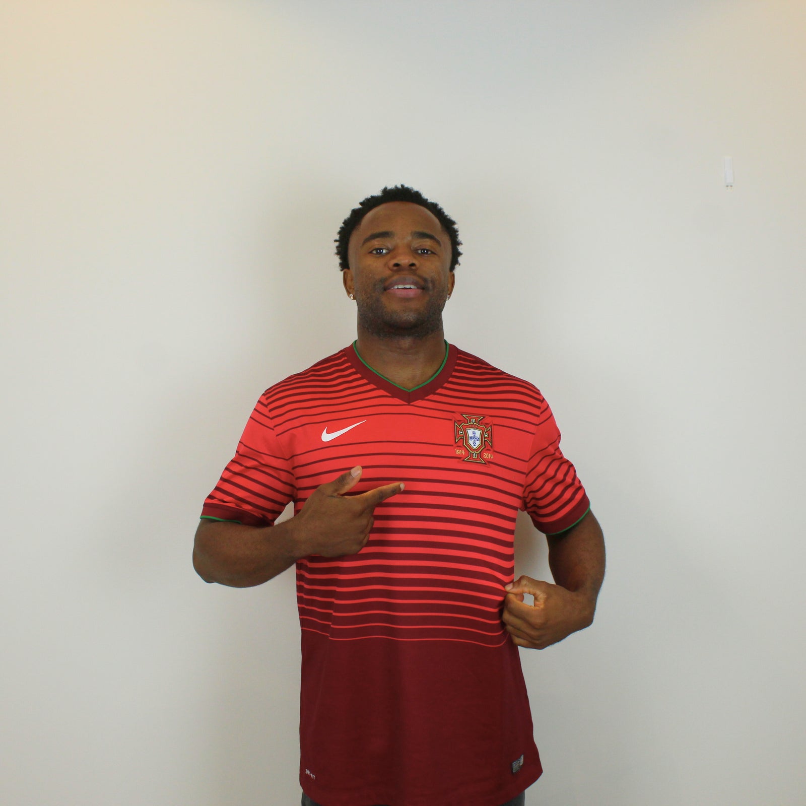 Portugal 2014 Home Kit (L)